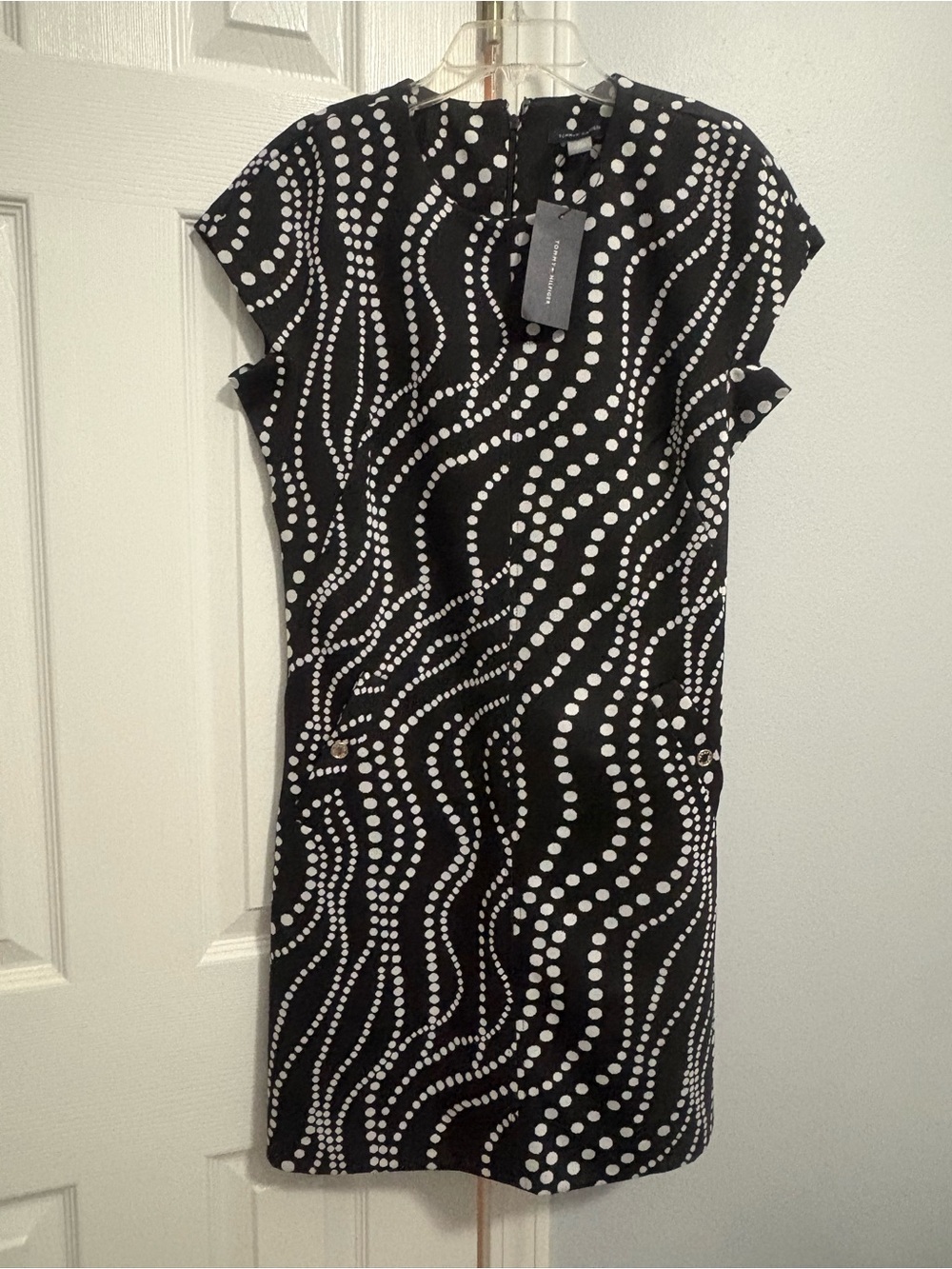 Tommy Hilfiger mini dress in a bold wavy dot print.